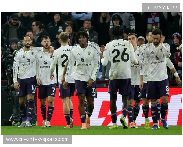 曼联全员备战英超,争四目标刻不容缓 曼联全员备战英超,争四目标刻不容缓