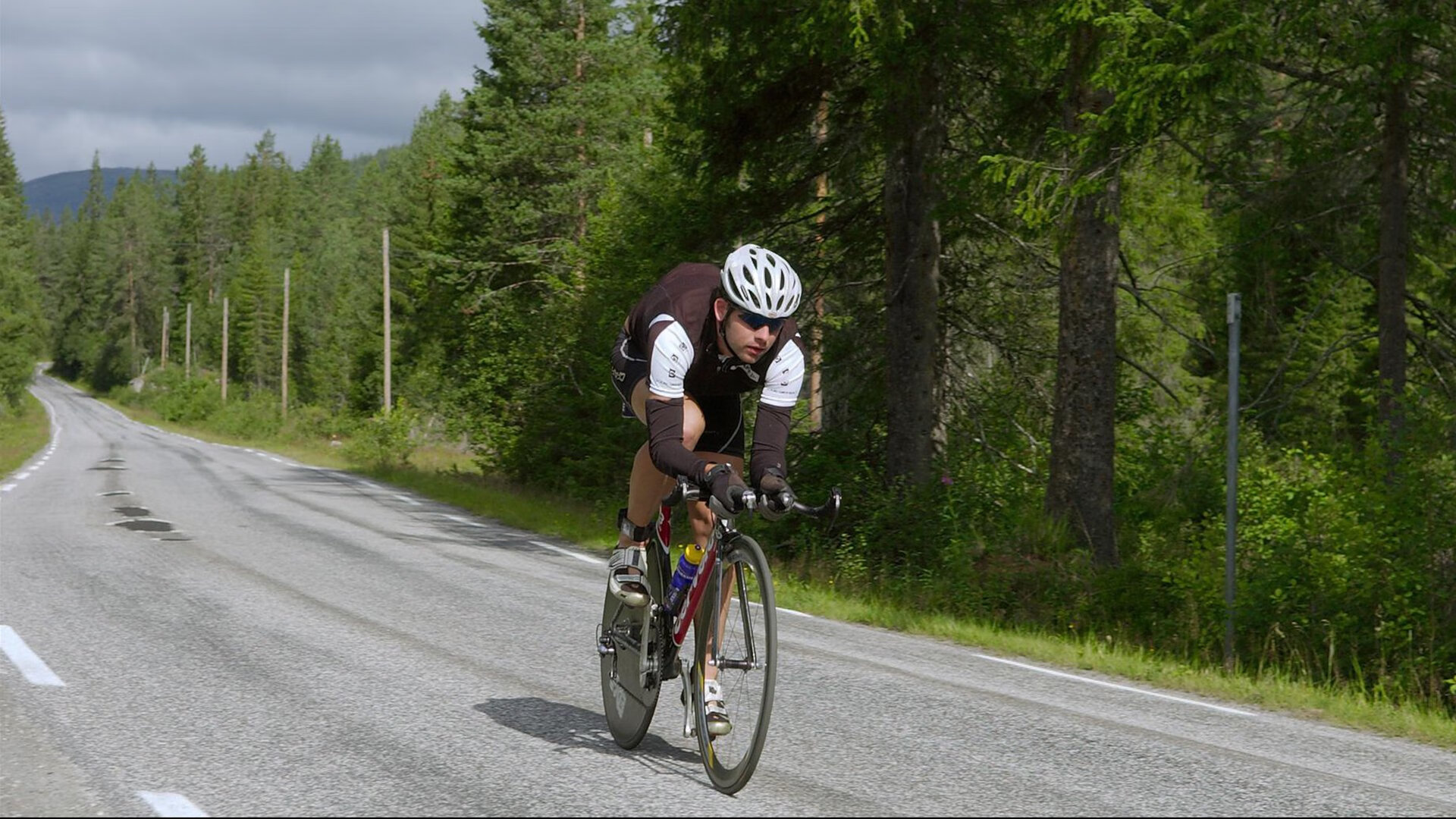 球队在欧冠淘汰赛中靠整体实力走得更远,欧冠进入淘汰赛最多的球队